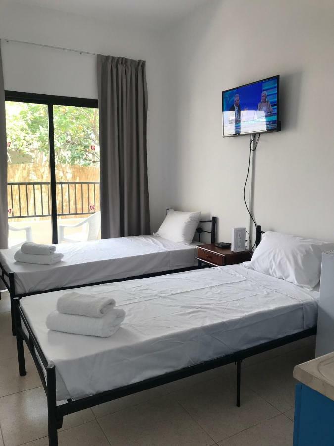 Athinas Court Aparthotel Πάφος Εξωτερικό φωτογραφία
