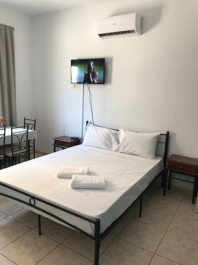 Athinas Court Aparthotel Πάφος Εξωτερικό φωτογραφία