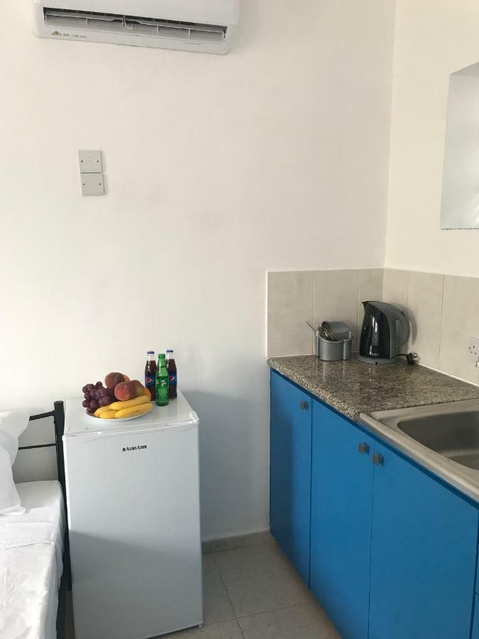 Athinas Court Aparthotel Πάφος Εξωτερικό φωτογραφία