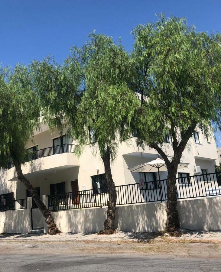 Athinas Court Aparthotel Πάφος Εξωτερικό φωτογραφία