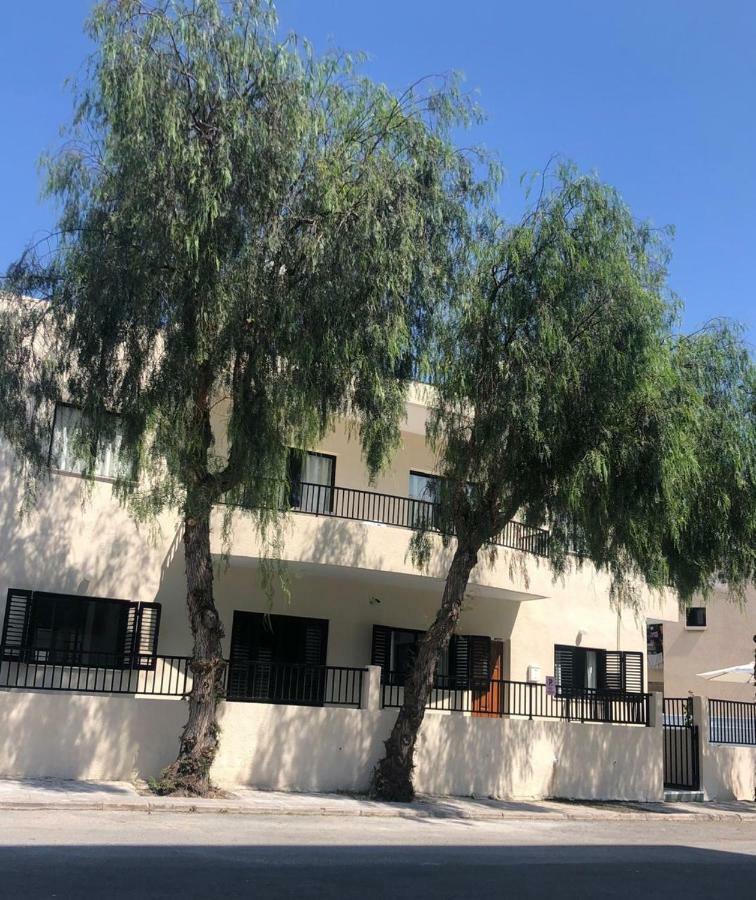 Athinas Court Aparthotel Πάφος Εξωτερικό φωτογραφία